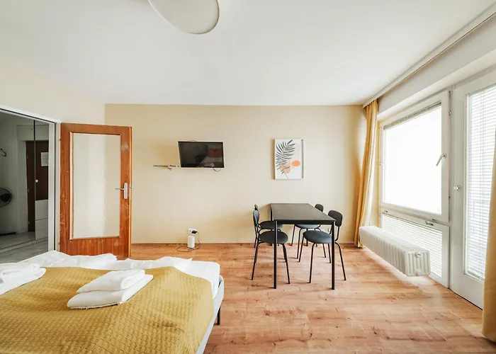 Next To Karlskirche Apartment *